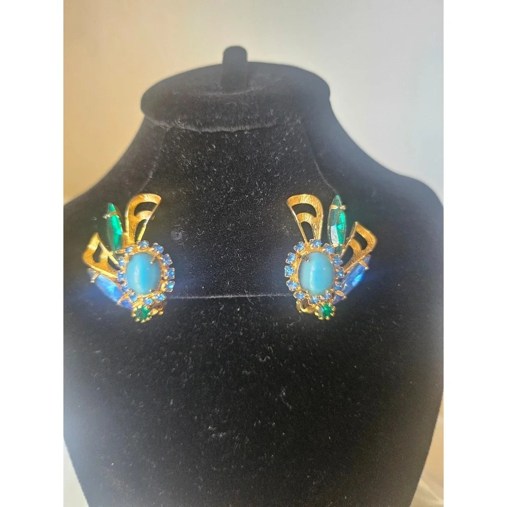 Vintage Blue/Green‎ Rhinestone Clip On Earrings Gold Tone w/ Blue Cabochon Stone